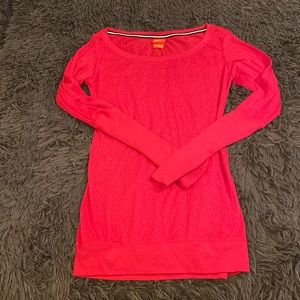 NIKE Sheer Print Thumb Hole Workout Top